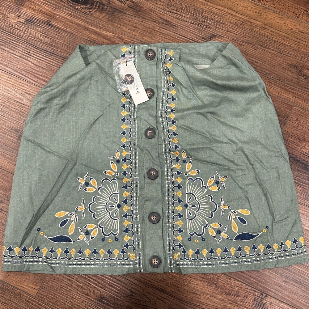 ⚡️ 2/$15 NWT mini skirt